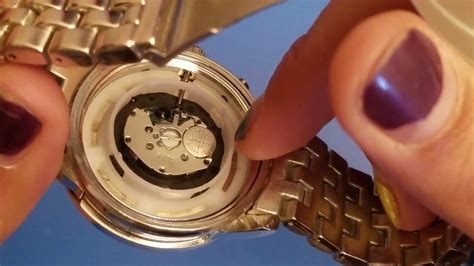 change battery on michael kors watch